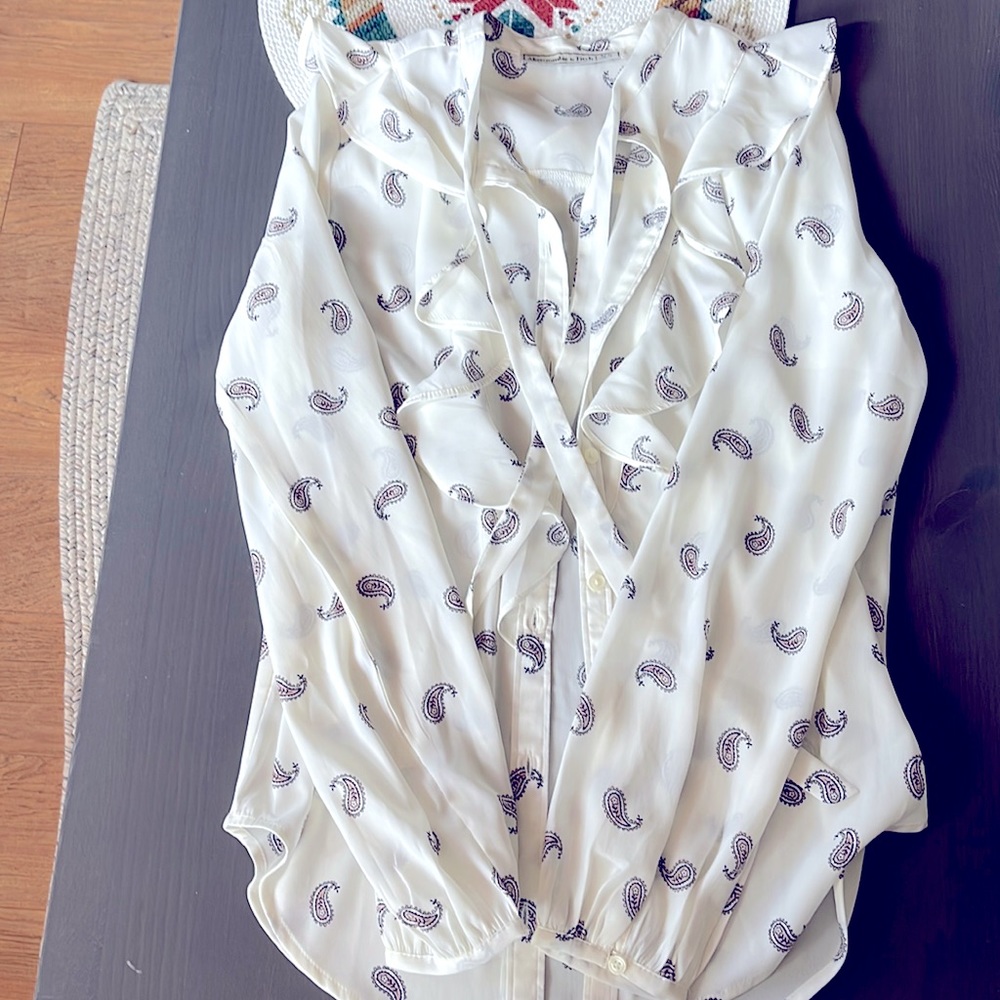 Abercrombie and Fitch Ruffle Button Down Top in White Paisley